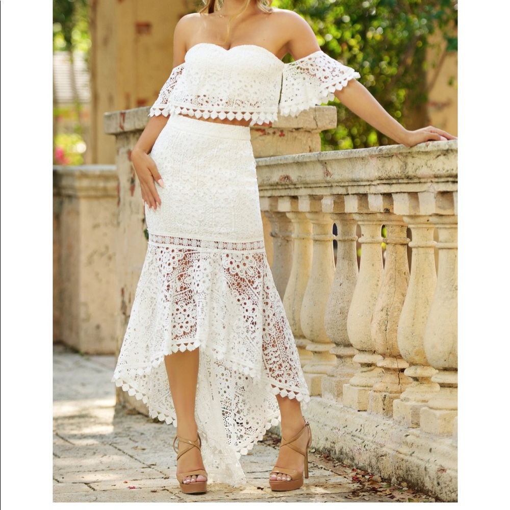 Lady Black Tie Celine set in white